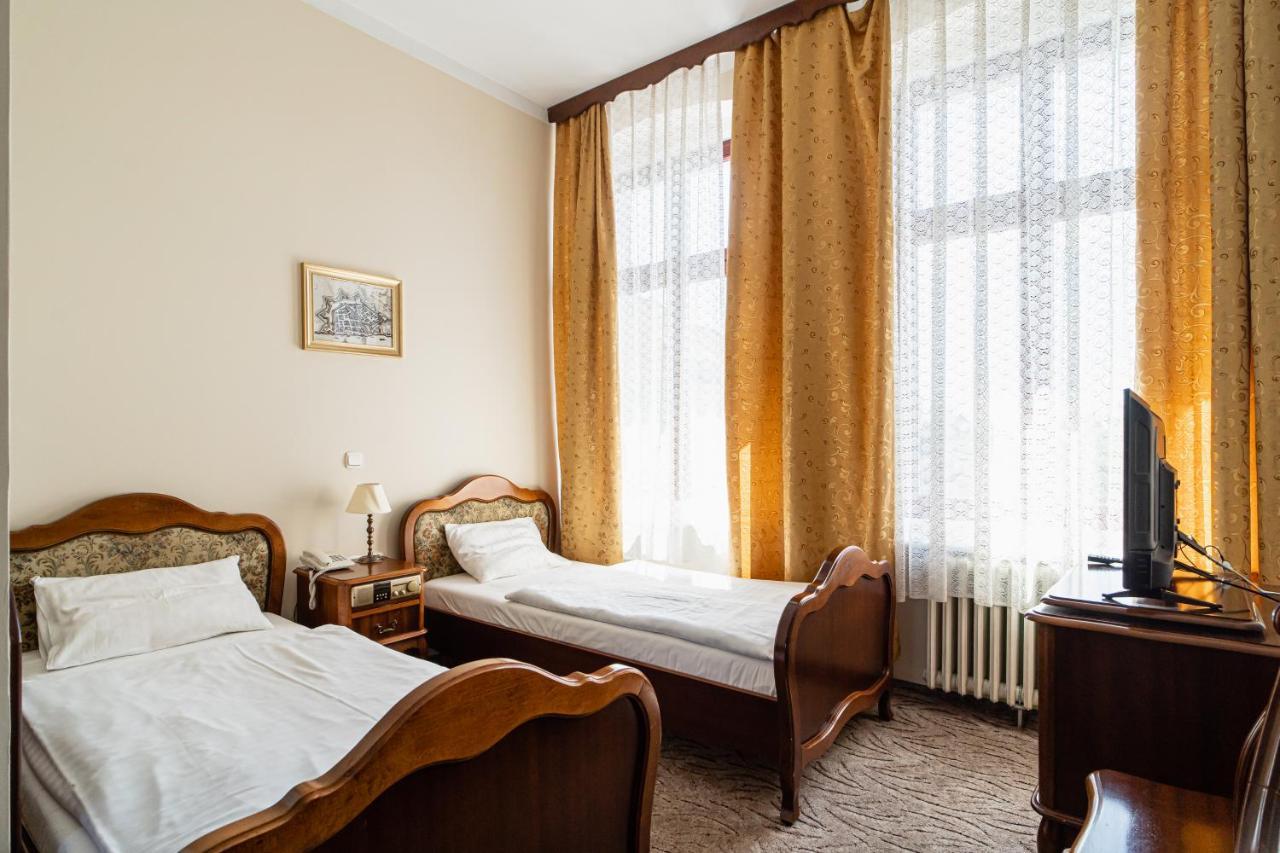 Hotel Polonia Торунь Экстерьер фото