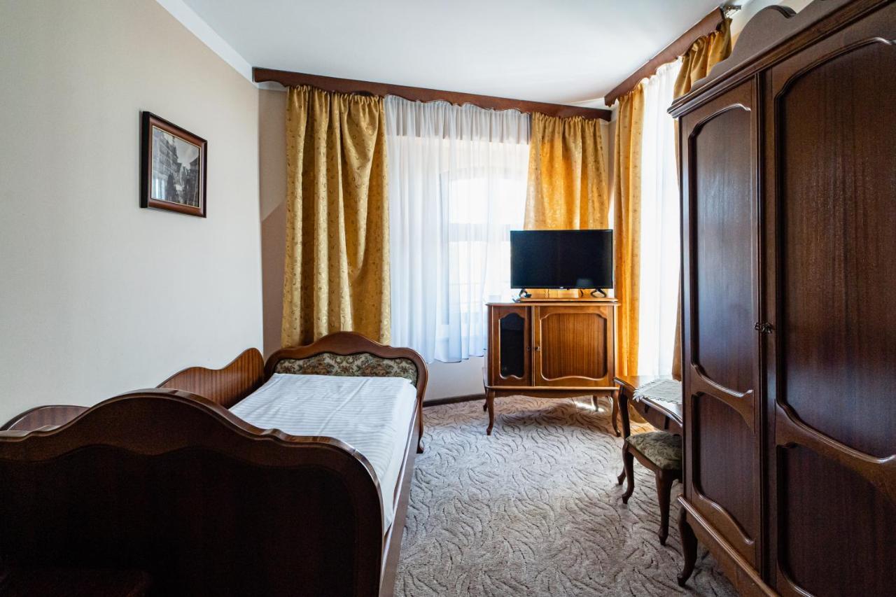 Hotel Polonia Торунь Экстерьер фото
