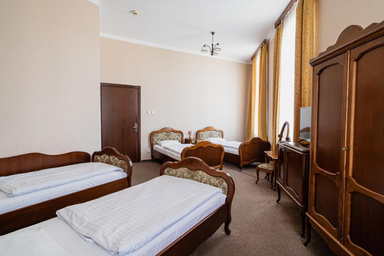 Hotel Polonia Торунь Экстерьер фото