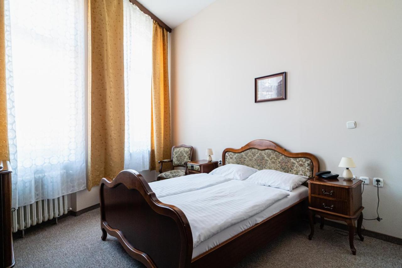 Hotel Polonia Торунь Экстерьер фото